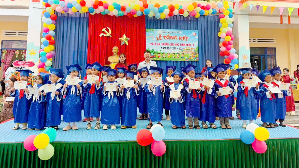 Lễ tổng kết và ra trường của trường mẫu giáo