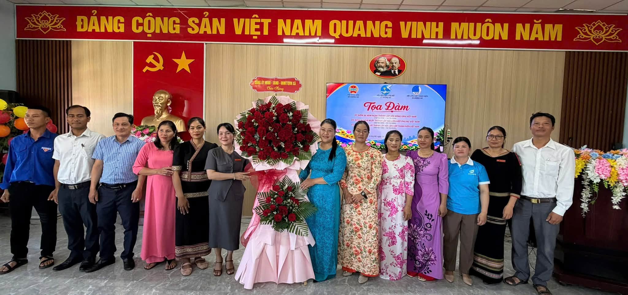 XÃ KRÔNG NÔ TỔ CHỨC TỌA ĐÀM KỶ NIỆM NGÀY THÀNH LẬP CÁC TỔ CHỨC HỘI KẾT HỢP TỔ CHỨC CÁC TRÒ CHƠI DÂN GIAN